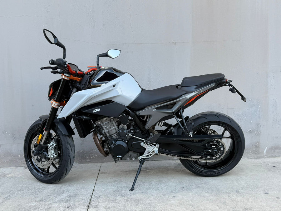 KTM 790 Duke L (2024)