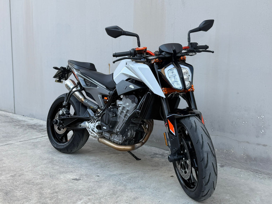 KTM 790 Duke L (2024)